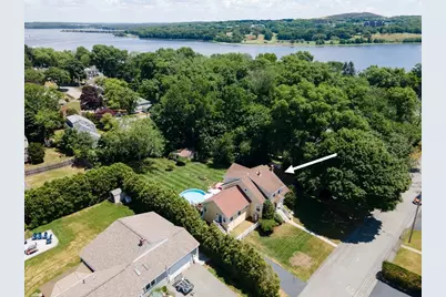 126 Grove Ave, Somerset, MA 02726 - Photo 4