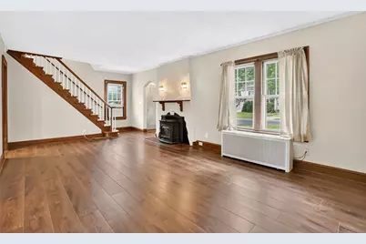 33 Olmsted Dr, Springfield, MA 01108 - Photo 4