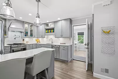 11 Friend St, Beverly, MA 01915 - Photo 12