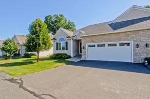 156 Stonybrook Wy, South Hadley, MA 01075 - Photo 2