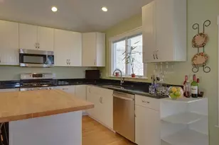 69 Eleanor St, Chelsea, MA 02150 - Photo 14