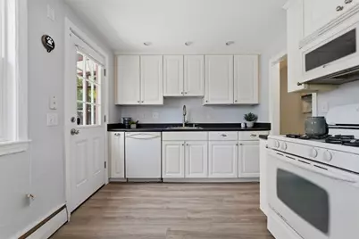 542 Trapelo Rd, Waltham, MA 02452 - Photo 10