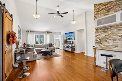 109 Broadsound Ave, Revere, MA 02151 - Photo 8
