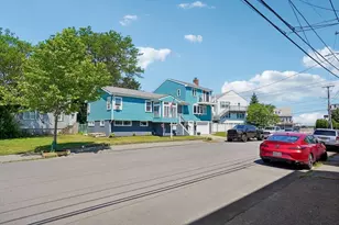 109 Broadsound Ave, Revere, MA 02151 - Photo 4