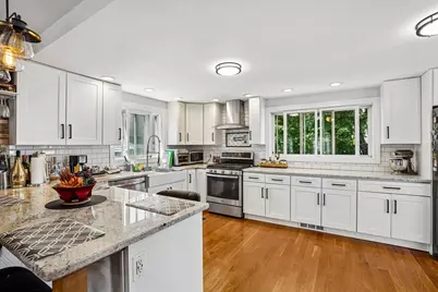109 Broadsound Ave, Revere, MA 02151 - Photo 10