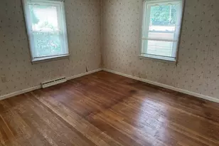 8 Bishop St, Leominster, MA 01453 - Photo 10