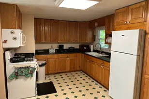 8 Bishop St, Leominster, MA 01453 - Photo 6