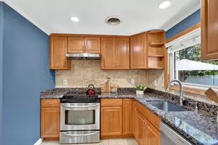 32 Bobolink Rd, Wellesley, MA 02481 - Photo 8