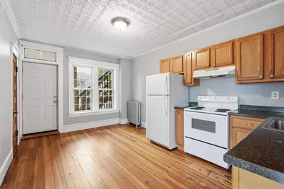 226-230 Sargeant St, Holyoke, MA 01040 - Photo 4