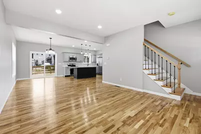 30 Goldenrod, Springfield, MA 01109 - Photo 8