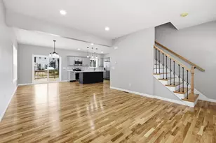 30 Goldenrod, Springfield, MA 01109 - Photo 8