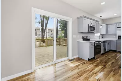 30 Goldenrod, Springfield, MA 01109 - Photo 14