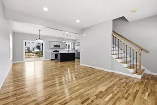 30 Goldenrod, Springfield, MA 01109 - Photo 8