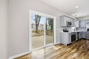 30 Goldenrod, Springfield, MA 01109 - Photo 14