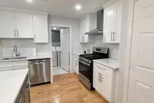15 Marion St, Boston, MA 02131 - Photo 6