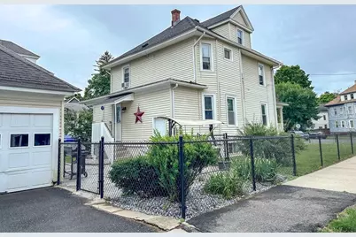 573 White St, Springfield, MA 01108 - Photo 2