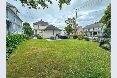 573 White St, Springfield, MA 01108 - Photo 6