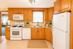 29 Greenleaf Cir, Framingham, MA 01701 - Photo 8