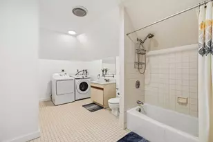 86 Walnut St, Boston, MA 02122 - Photo 20