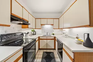86 Walnut St, Boston, MA 02122 - Photo 14