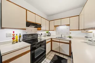 86 Walnut St, Boston, MA 02122 - Photo 16