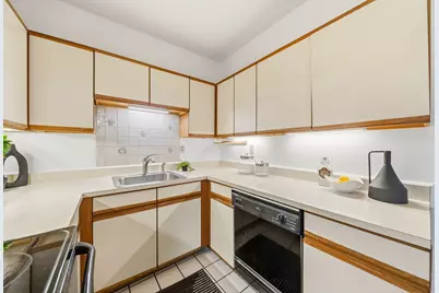 86 Walnut St #3, Boston, MA 02122 - Photo 16
