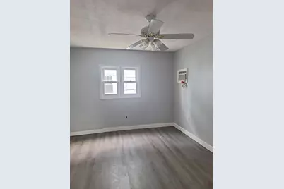 70 Sterling St, Worcester, MA 01610 - Photo 10