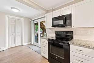 60A Washington Park Dr, Andover, MA 01810 - Photo 4