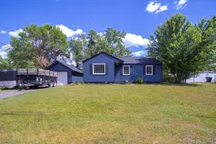 127 Gelinas Dr, Chicopee, MA 01020 - Photo 2