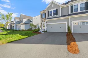 30 Magnolia Dr, Hopkinton, MA 01748 - Photo 2