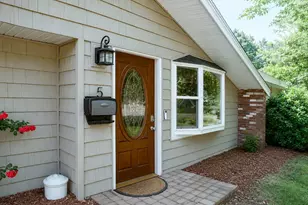 5 Elsie Rd, Brockton, MA 02302 - Photo 2