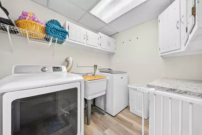15-17 Pleasant St, Lunenburg, MA 01462 - Photo 18