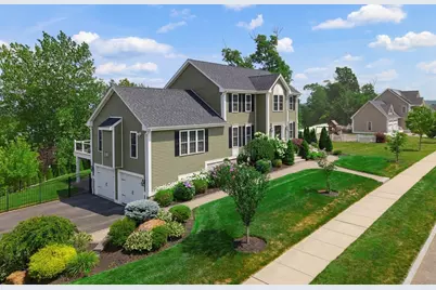5 Autumn Gate Cir, Millbury, MA 01527 - Photo 2