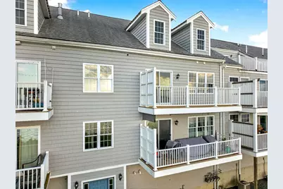 271 Draper St #4, Fall River, MA 02724 - Photo 4
