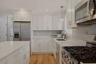 8 Princeton Cir, Fall River, MA 02724 - Photo 10