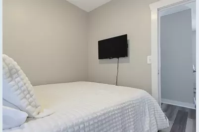 17 Margin St, New Bedford, MA 02744 - Photo 16
