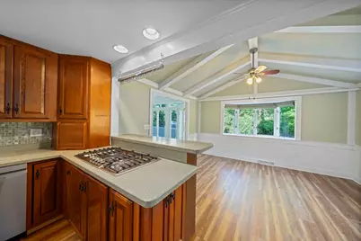 8 Joanne Dr, Hanson, MA 02341 - Photo 6