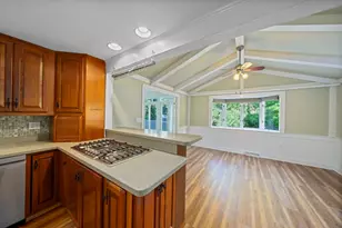 8 Joanne Dr, Hanson, MA 02341 - Photo 6