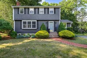8 Joanne Dr, Hanson, MA 02341 - Photo 2