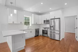 24 Cottage St, Taunton, MA 02780 - Photo 10