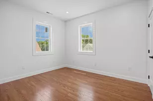 24 Cottage St, Taunton, MA 02780 - Photo 20