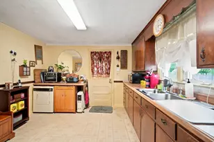 1258 Liberty St, Springfield, MA 01104 - Photo 10