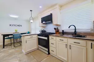 36 Mary Lou St, Methuen, MA 01844 - Photo 6