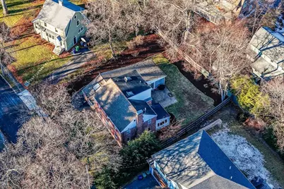 17 Woodhaven Rd, Newton, MA 02468 - Photo 4
