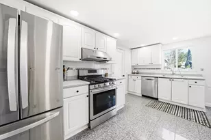 17 Woodhaven Rd, Newton, MA 02468 - Photo 18