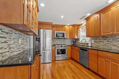 15 Dallas Rd, Lowell, MA 01854 - Photo 8