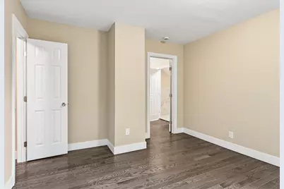53 Devens St, Springfield, MA 01151 - Photo 32