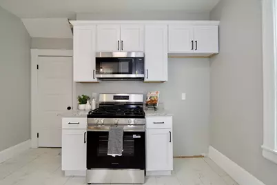 43 Princeton St, Springfield, MA 01109 - Photo 12
