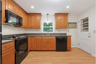 37 Park St, Wilmington, MA 01887 - Photo 8