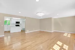 990 Frank Smith Rd, Longmeadow, MA 01106 - Photo 10
